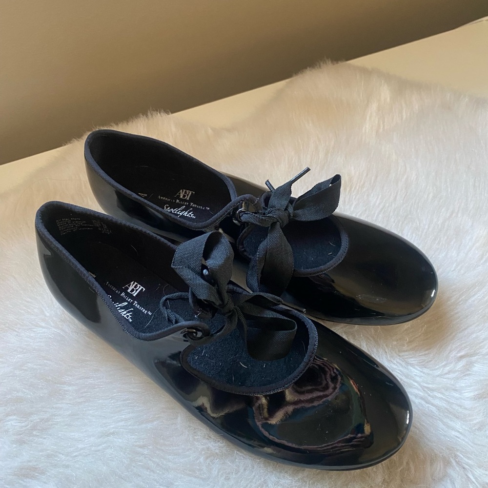 Girls Black Patent Ballet Shoes with Satin Bow‎
